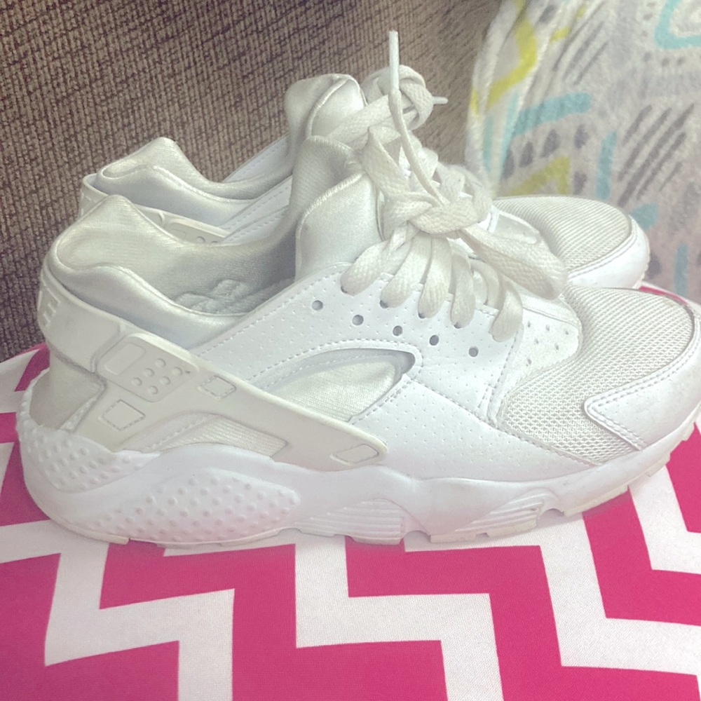 Nike huaraches 6y